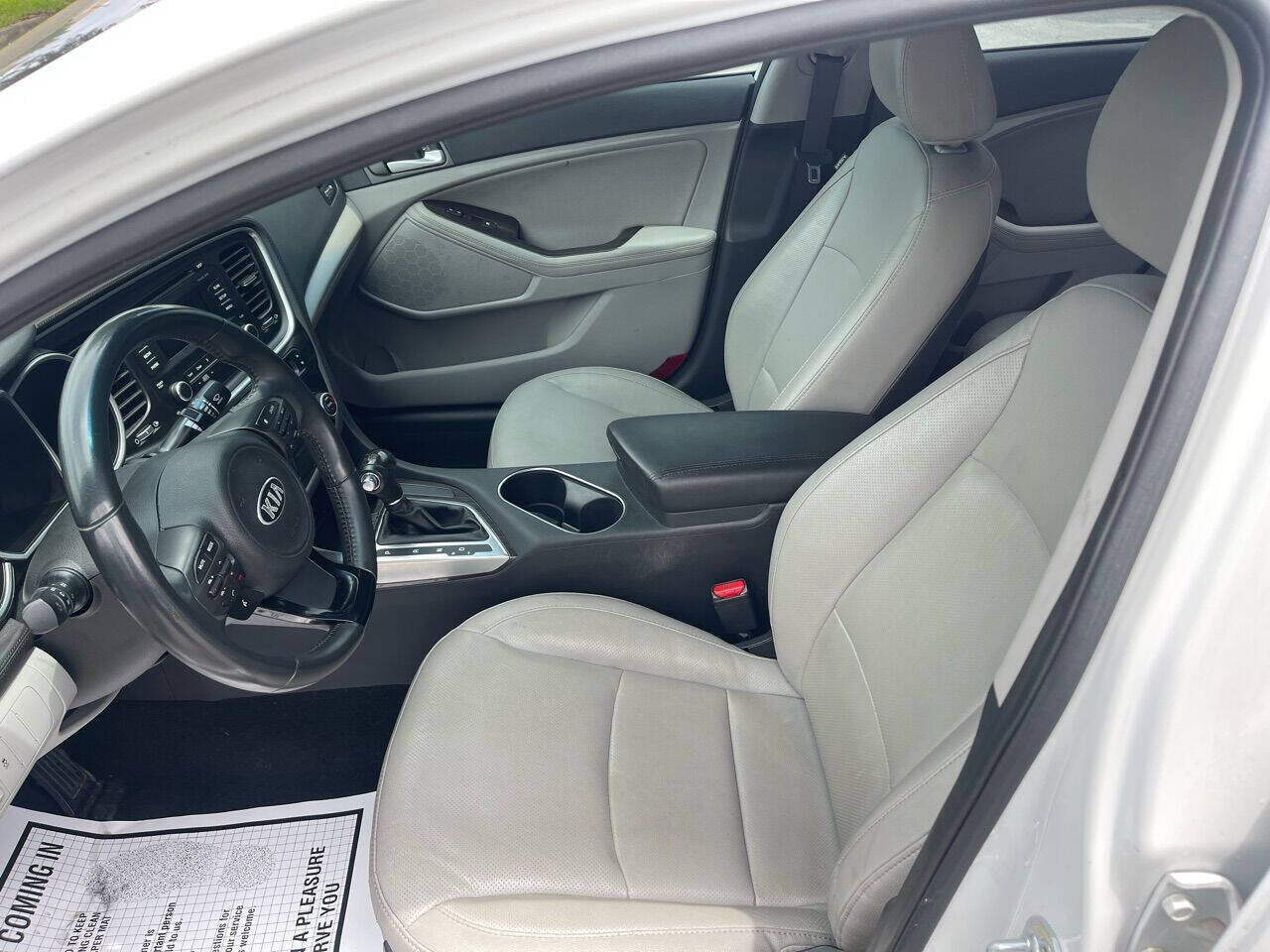 2015 KIA Optima Sedan - $11,995