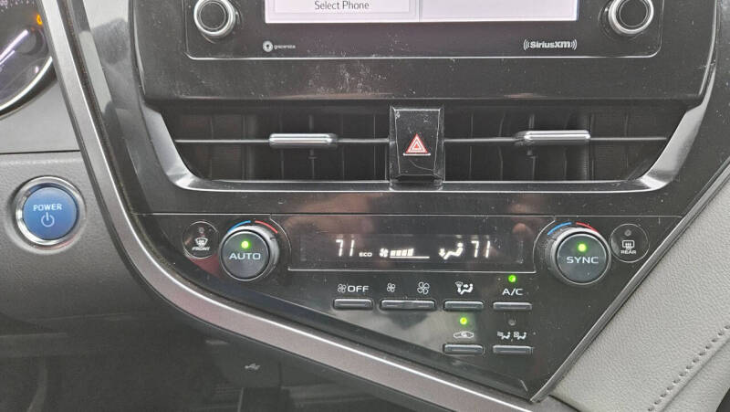 2021 Toyota Camry Hybrid LE