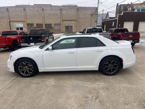 2016 Chrysler 300 S