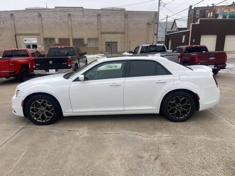 2016 Chrysler 300 S