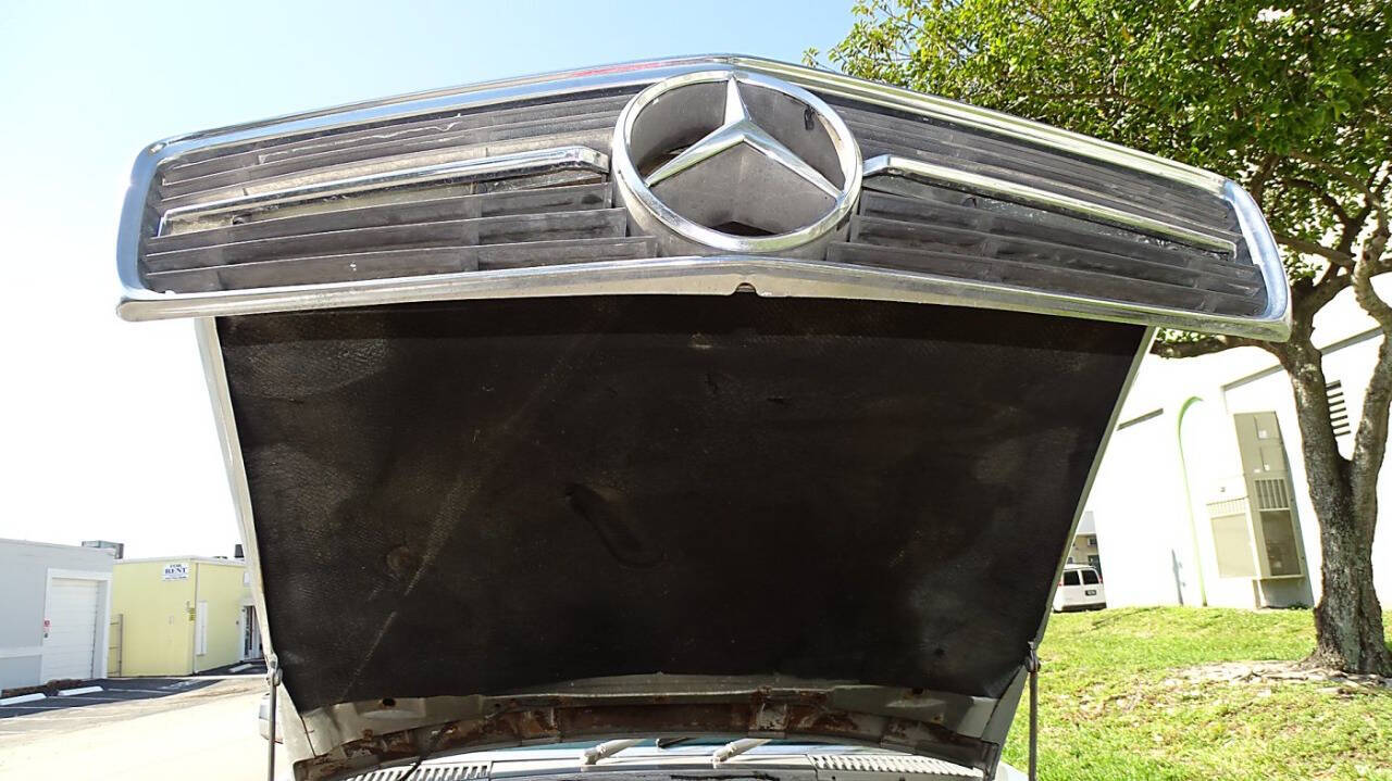 1978 Mercedes-Benz 450-Class 41