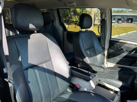 2016 Chrysler Town and Country Touring