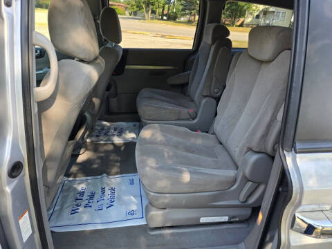 2007 Hyundai Entourage GLS