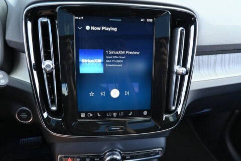 2025 Volvo XC40 B5 Plus Dark Theme