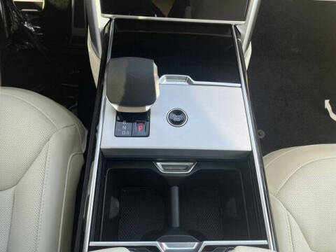 2025 Land Rover Range Rover P530 SE