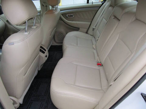 2016 Ford Taurus SEL