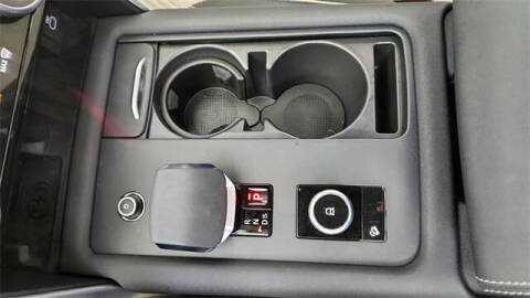 2024 Land Rover Discovery P300 Dynamic SE