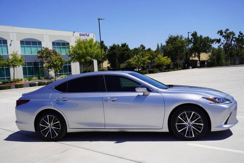 2025 Lexus ES 350