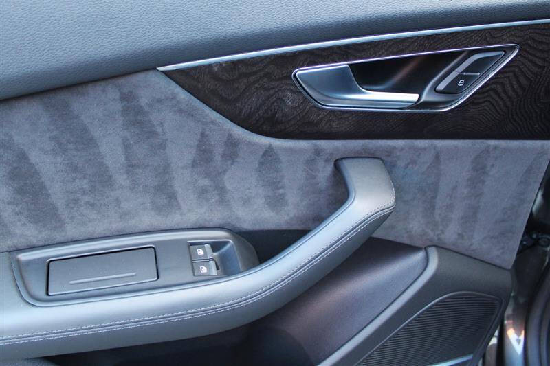 2020 Audi Q8 quattro Prestige 55 TFSI