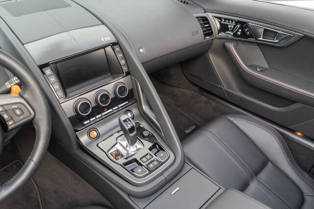 2014 Jaguar F-TYPE V8 S