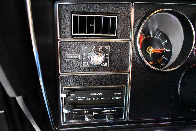 1976 Ford Thunderbird