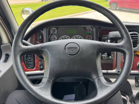 2017 Freightliner M2 106
