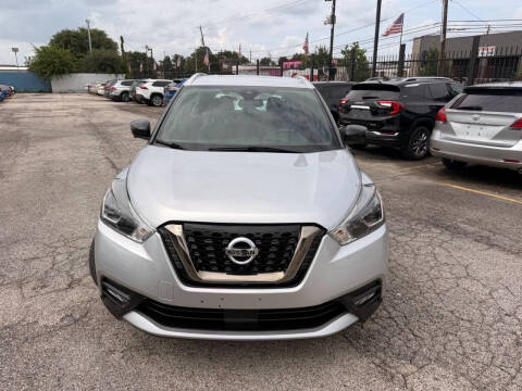2020 Nissan Kicks SR