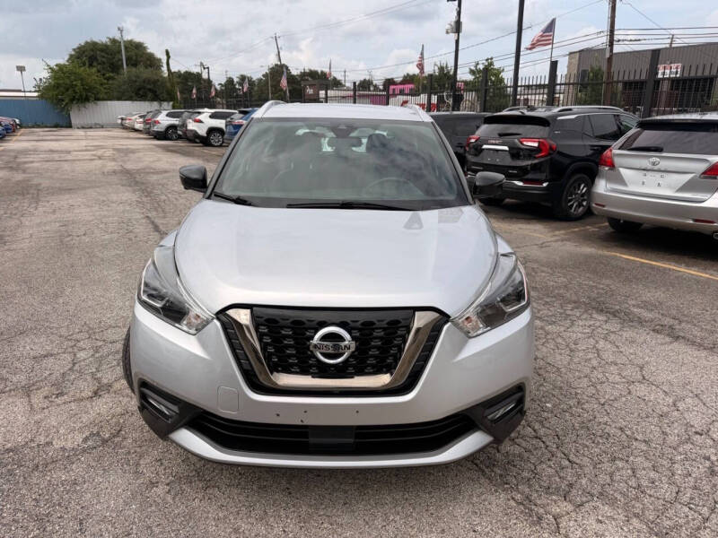 2020 Nissan Kicks SR