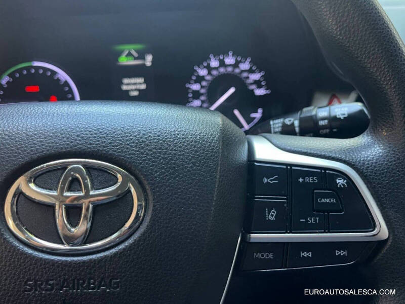 2021 Toyota Sienna LE 8-Passenger