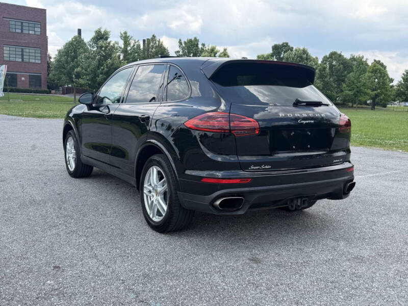 2017 Porsche Cayenne Platinum Edition