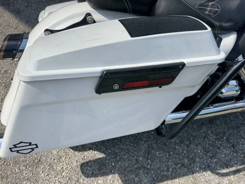 2011 Harley-Davidson FLHTCU -