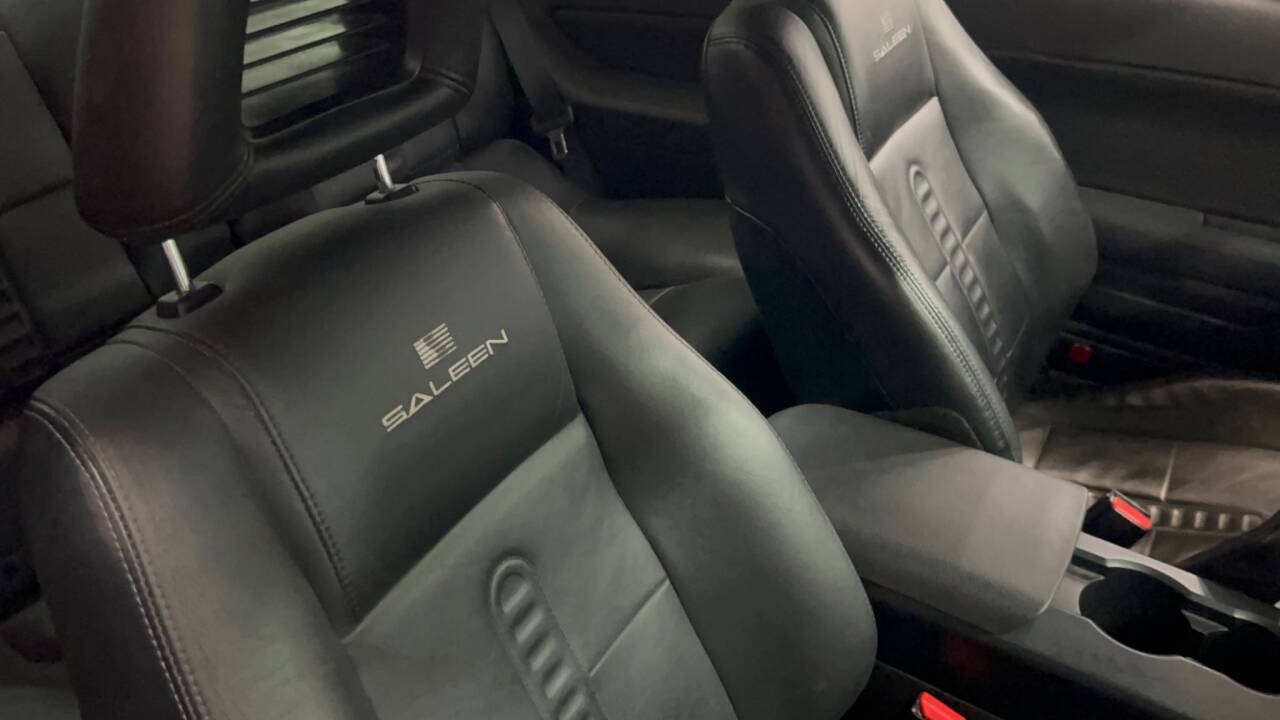 2006 Ford Mustang 23