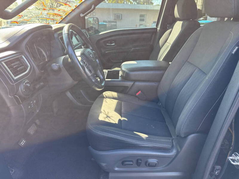 2018 Nissan Titan SV