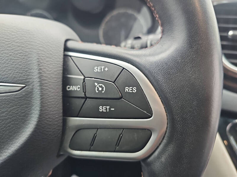 2017 Chrysler Pacifica Touring-L Plus