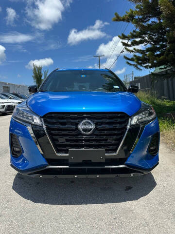 2023 Nissan Kicks SR