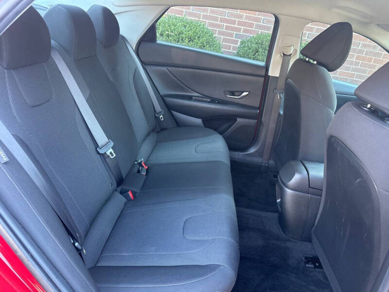 2024 Hyundai Elantra SE