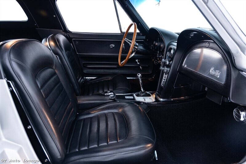 1966 Chevrolet Corvette 32