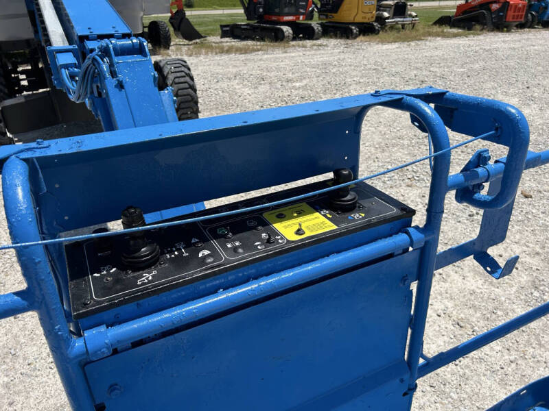 2017 Genie 65' Manlift