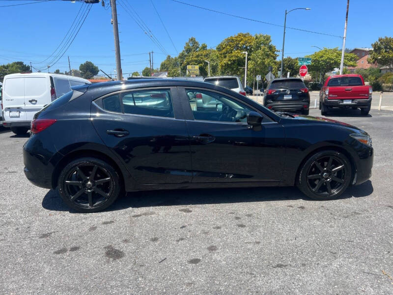 2018 Mazda MAZDA3 Touring