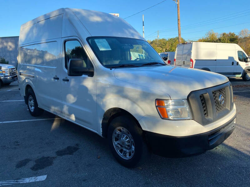 2013 Nissan NV Cargo SV photo 2