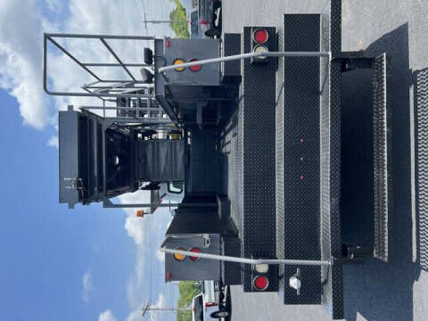 2010 Freightliner M2 106