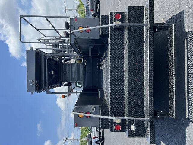 2010 Freightliner M2 106