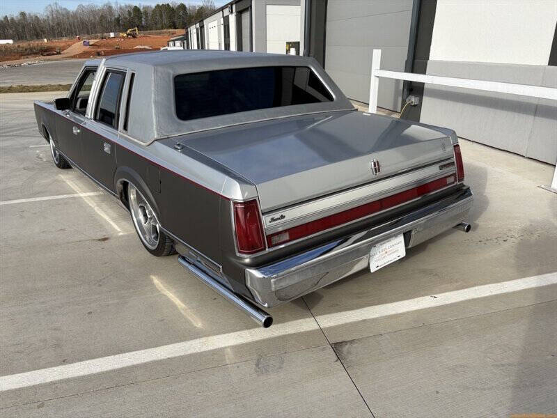 1988 Lincoln Town Car Cartier