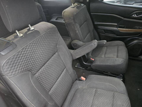 2017 GMC Acadia SLE-2