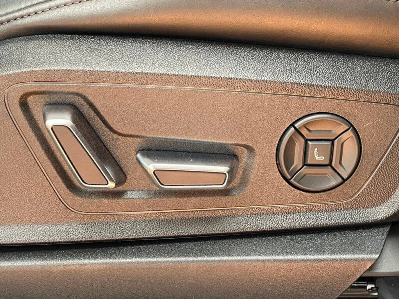 2019 Audi e-tron quattro Prestige