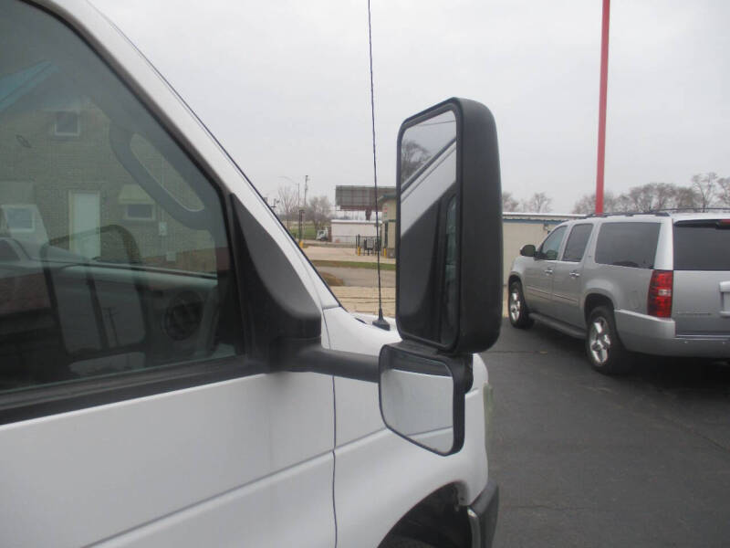 2011 Ford E-Series E-450 SD