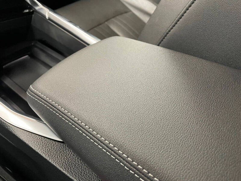 2022 Audi e-tron quattro Premium Plus