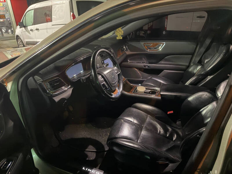 2017 Lincoln Continental Select