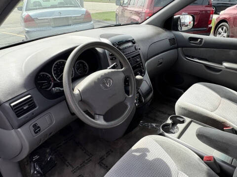 2008 Toyota Sienna CE 7-Passenger