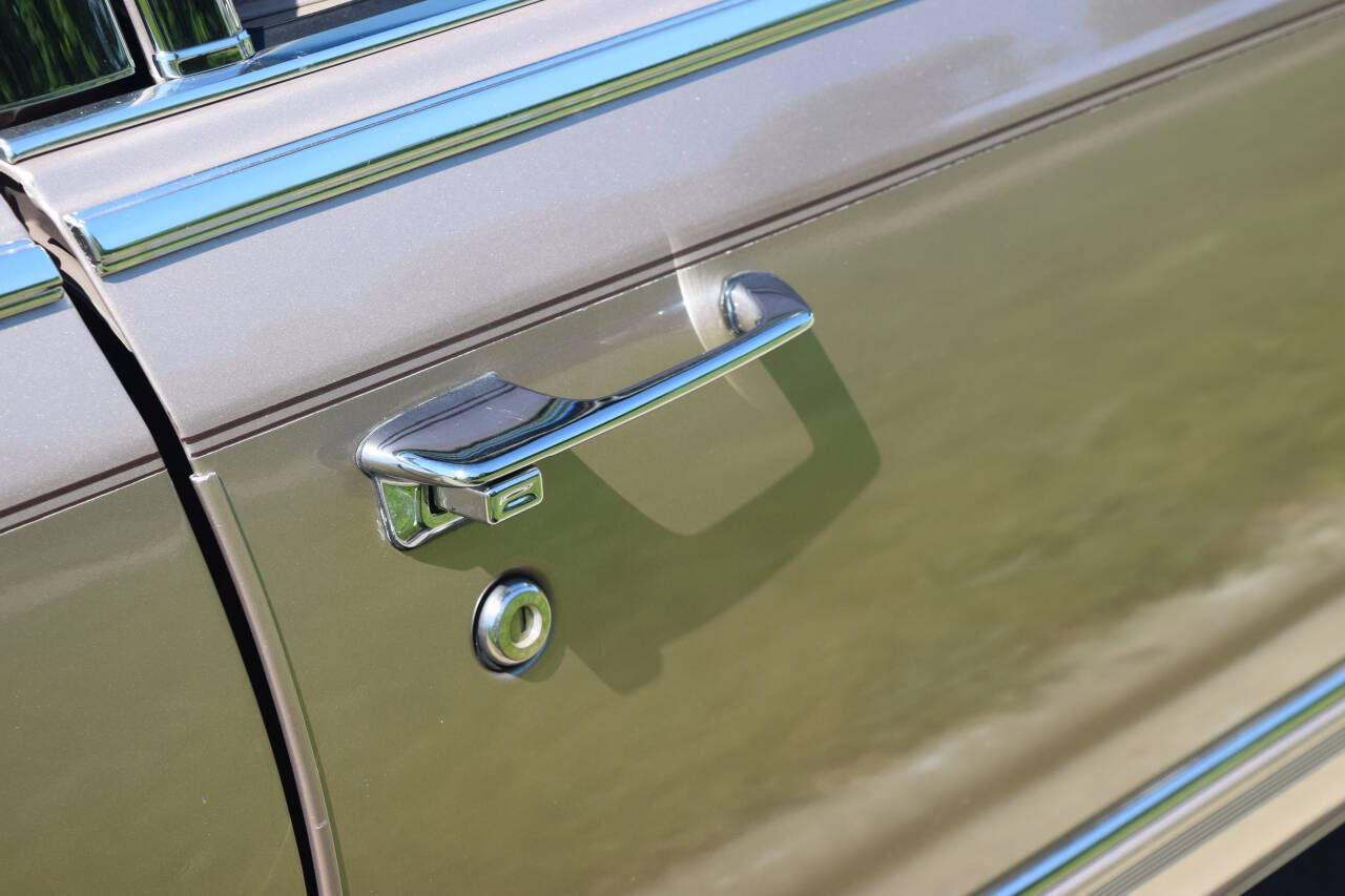 1991 Cadillac Brougham 81