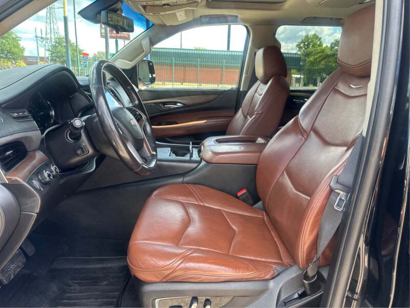 2018 Cadillac Escalade Luxury