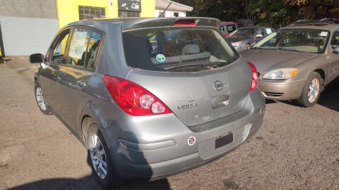 2009 Nissan Versa 1.8 S