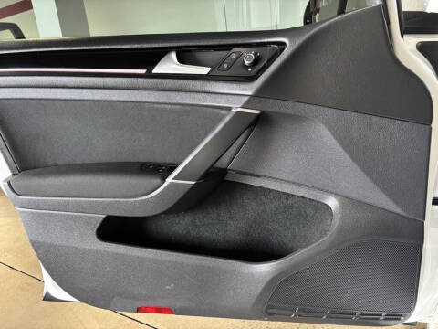 2017 Volkswagen Golf GTI S