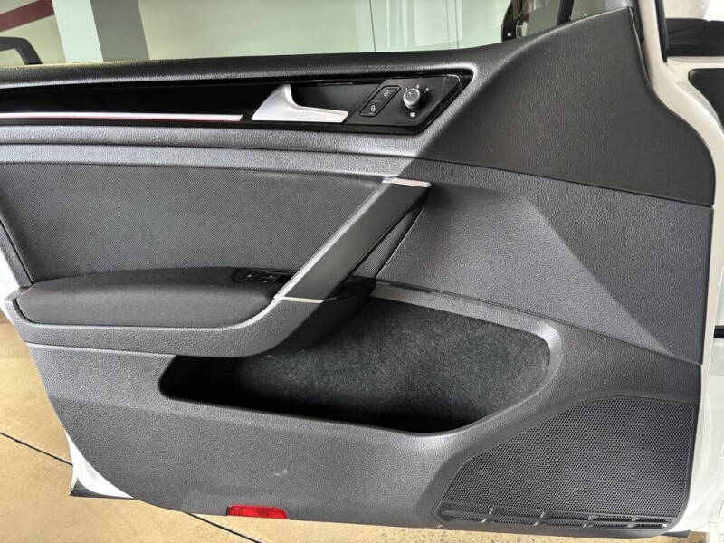 2017 Volkswagen Golf GTI S