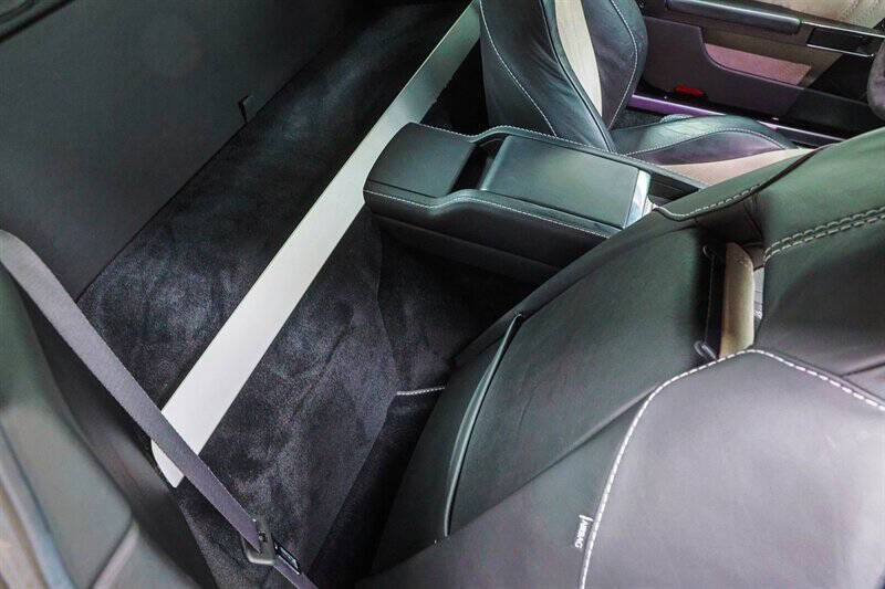 2011 Aston Martin V12 Vantage