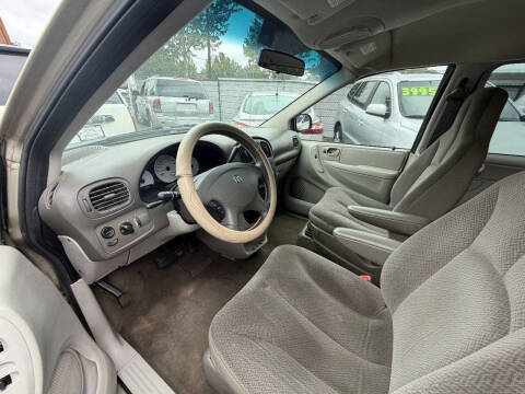 2005 Dodge Grand Caravan SE