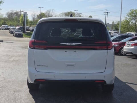 2023 Chrysler Pacifica Touring L
