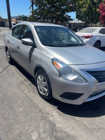 2019 Nissan Versa SV
