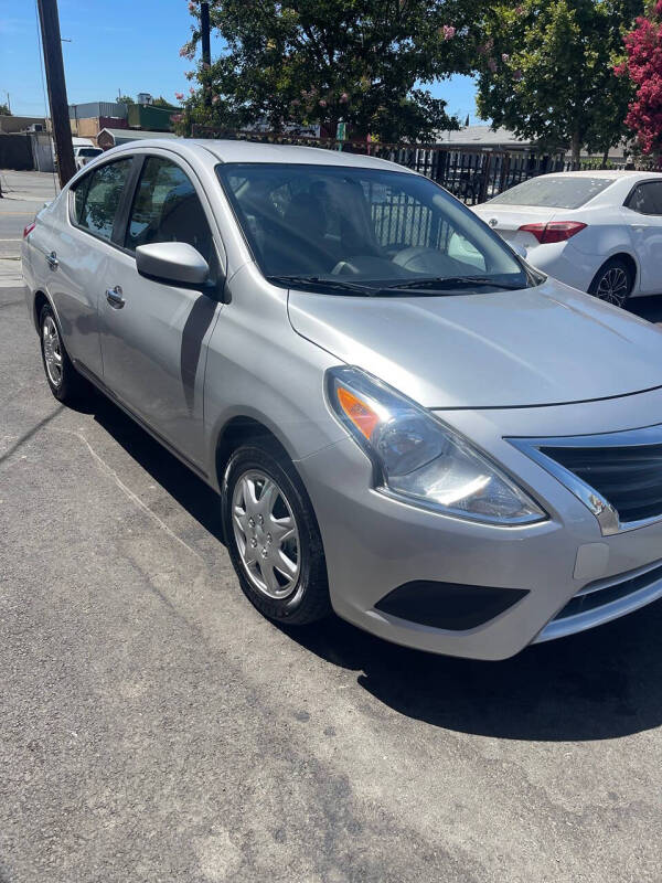 2019 Nissan Versa SV