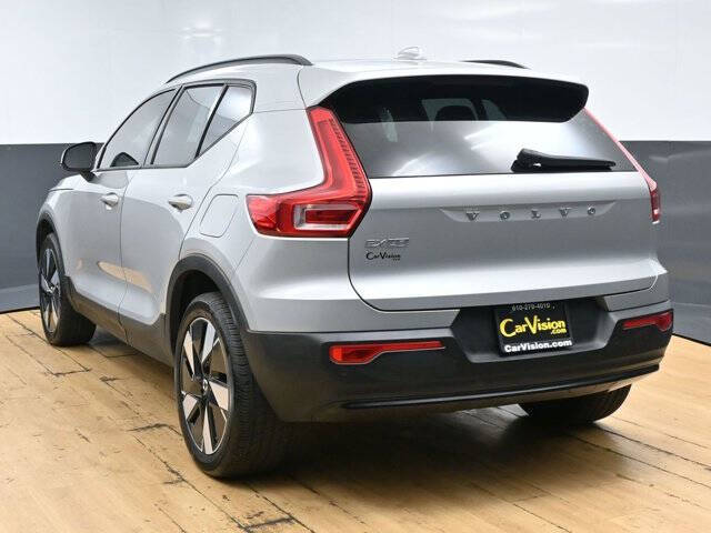 2025 Volvo EX40 Twin Core